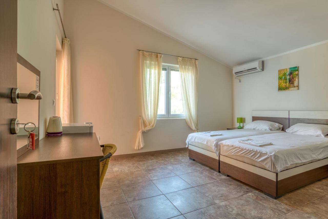 Apartmani Bronhi Sutomore Buitenkant foto