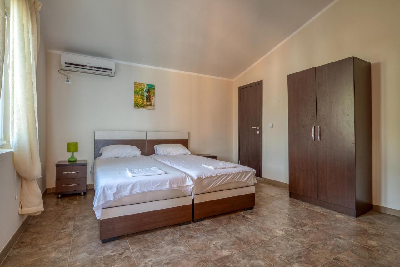 Apartmani Bronhi Sutomore Buitenkant foto